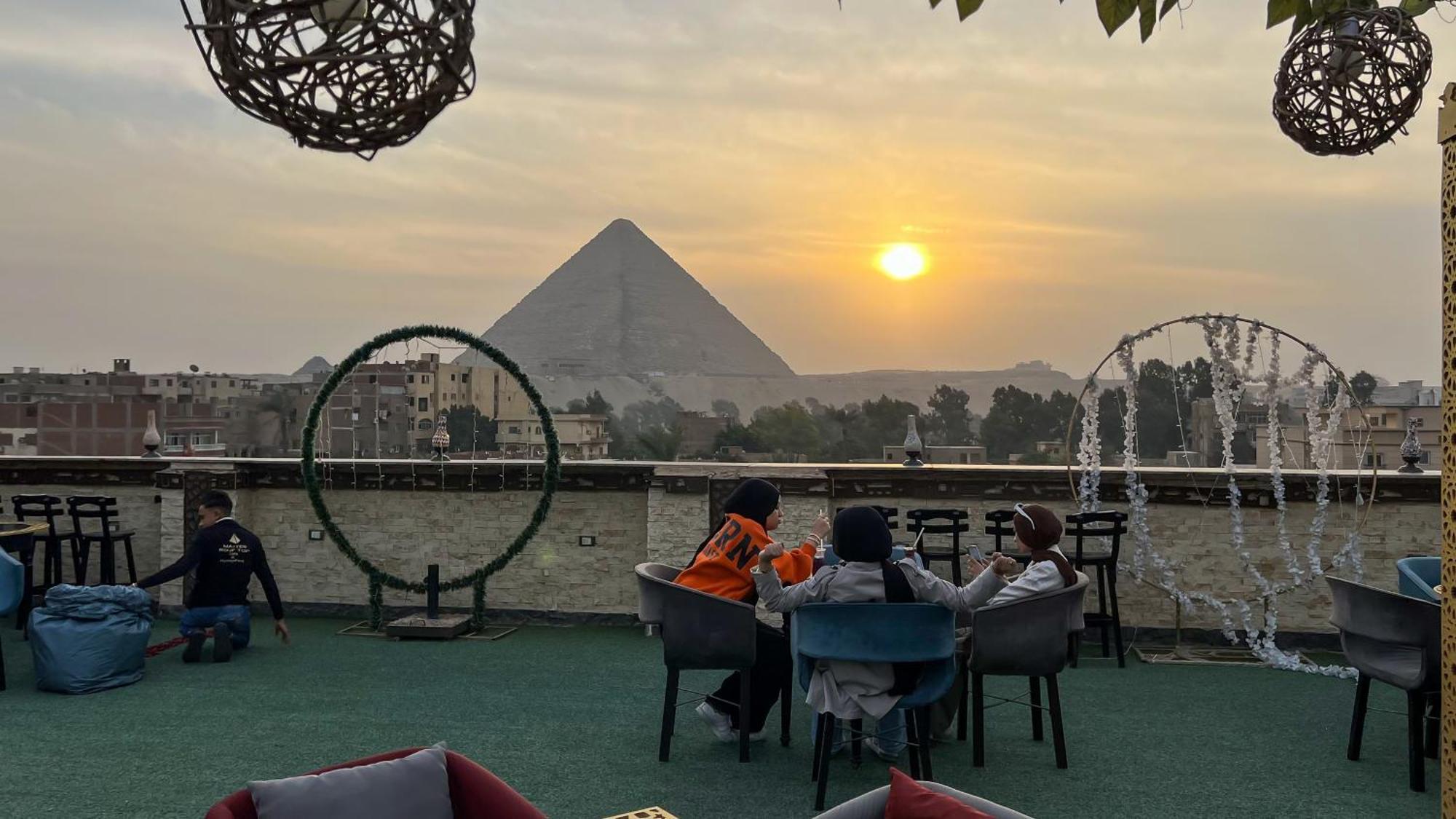 Al Kawm al Akhdar Master Pyramids Hotel מראה חיצוני תמונה