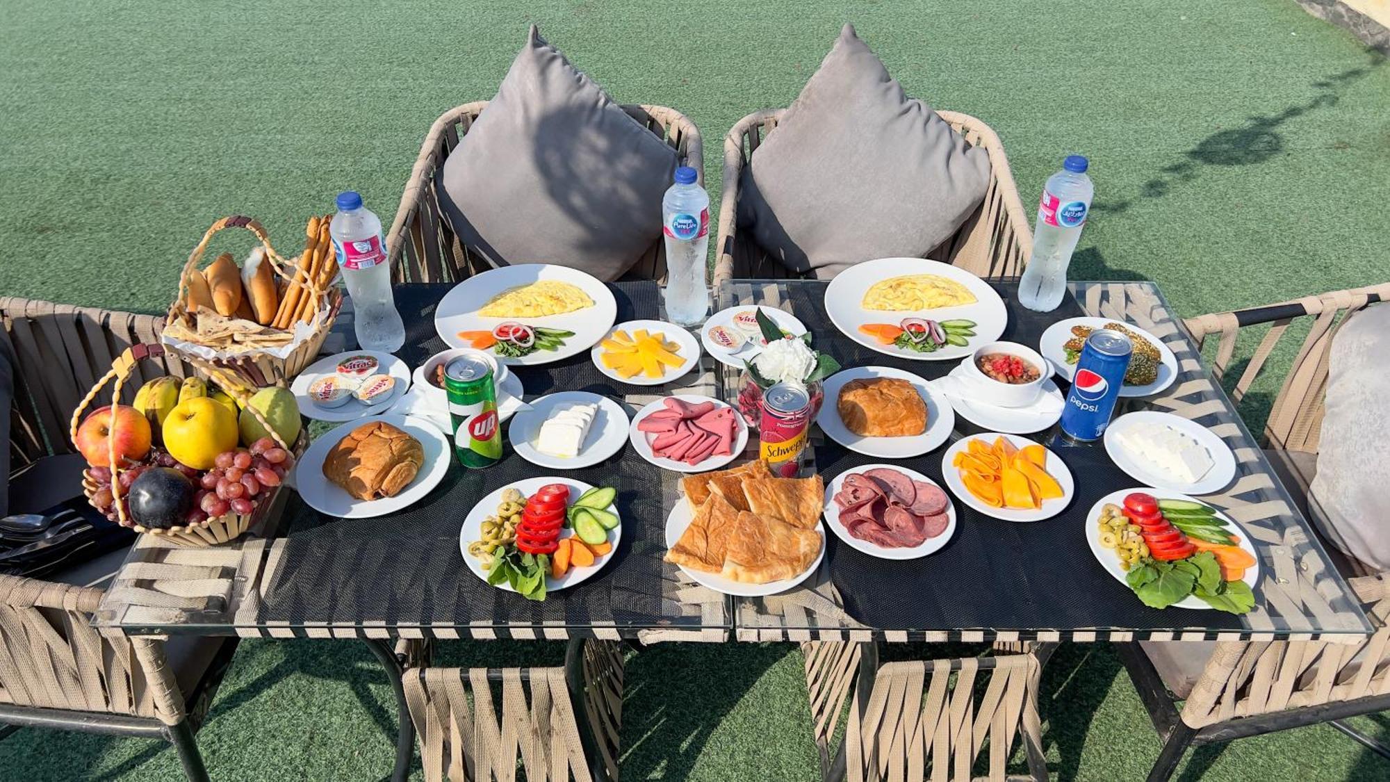 Al Kawm al Akhdar Master Pyramids Hotel מראה חיצוני תמונה