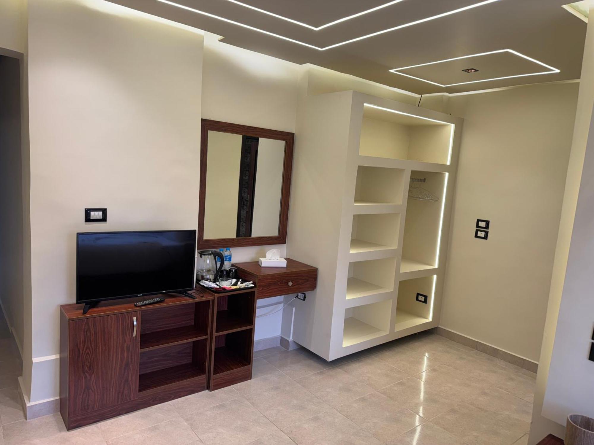 Al Kawm al Akhdar Master Pyramids Hotel מראה חיצוני תמונה