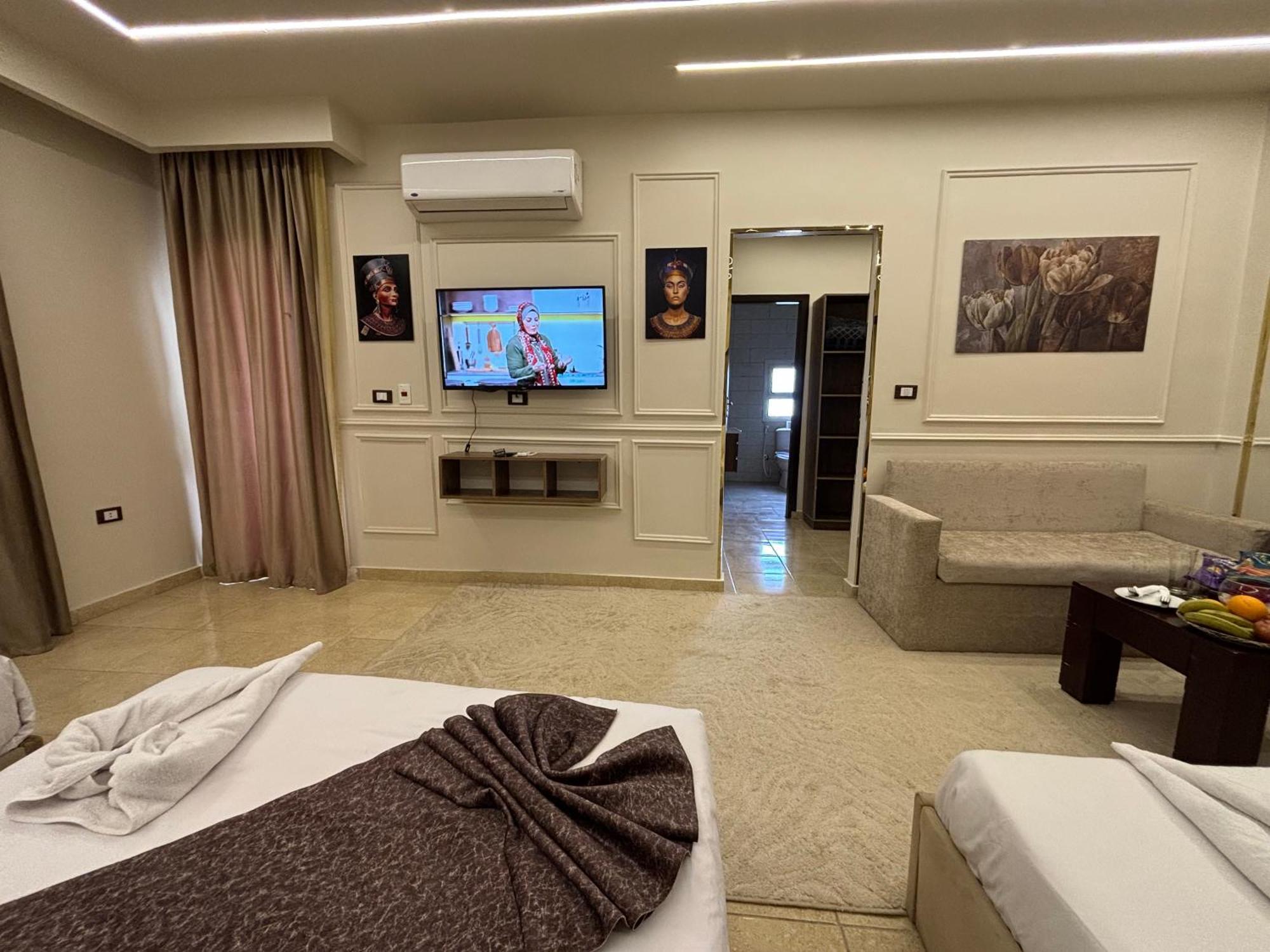 Al Kawm al Akhdar Master Pyramids Hotel מראה חיצוני תמונה