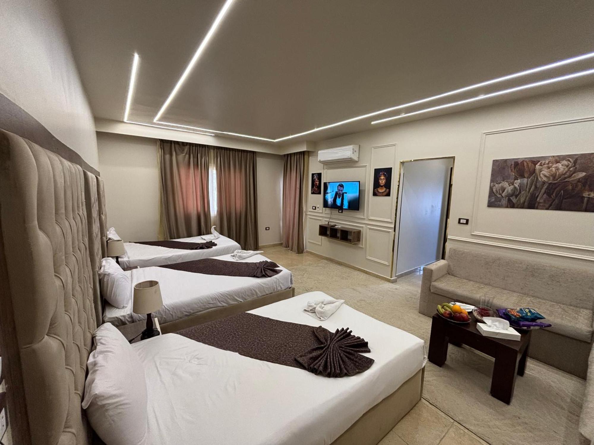 Al Kawm al Akhdar Master Pyramids Hotel מראה חיצוני תמונה