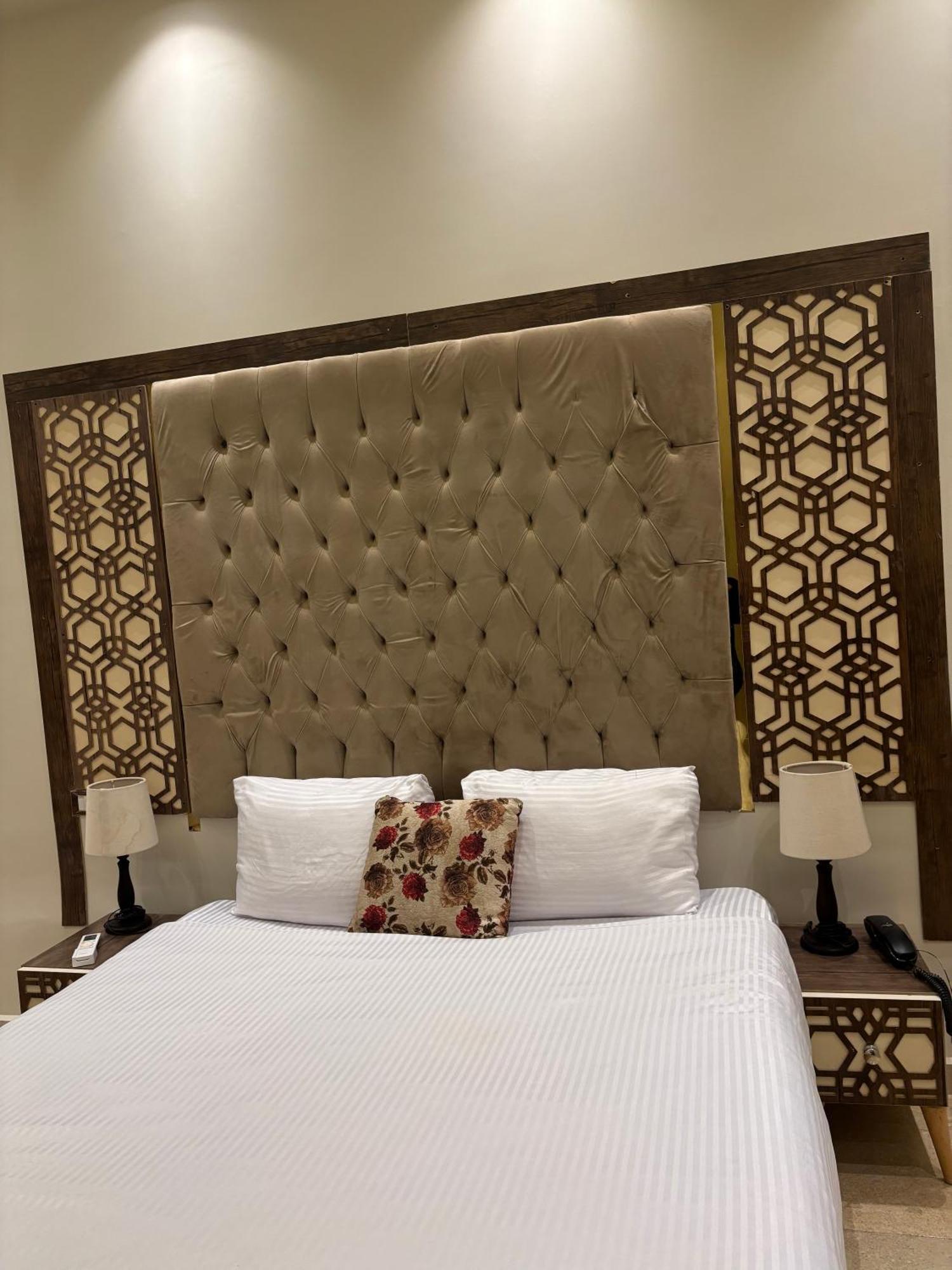Al Kawm al Akhdar Master Pyramids Hotel מראה חיצוני תמונה